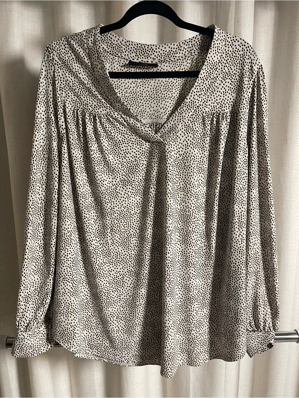 Lane Bryant Women's Black Dot Print V-Neck Long Sleeve Top